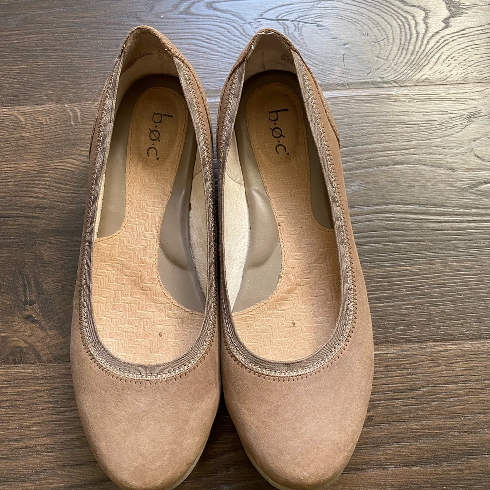 b.o.c. Taupe Leather Ballet Flats